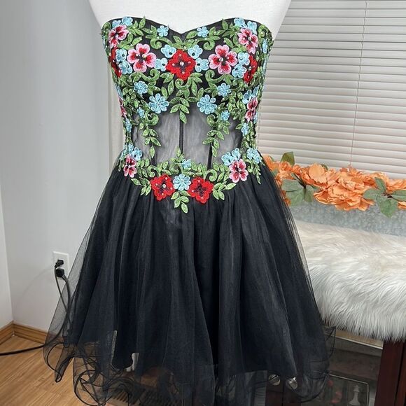 Blondie Nites Formal Yet Flirty Corset Dress NWT - Picture 2 of 13